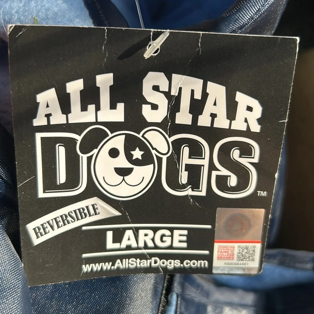NWT North Carolina Tarheels Reversible Dog Jacket L